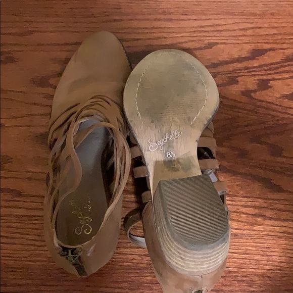 Seychelles booties. SOOOOOO cute! - Picture 8 of 10